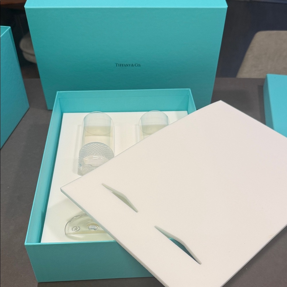 Tiffany & Co. Blue and Clear Champagne Flutes - Picture 3 of 3